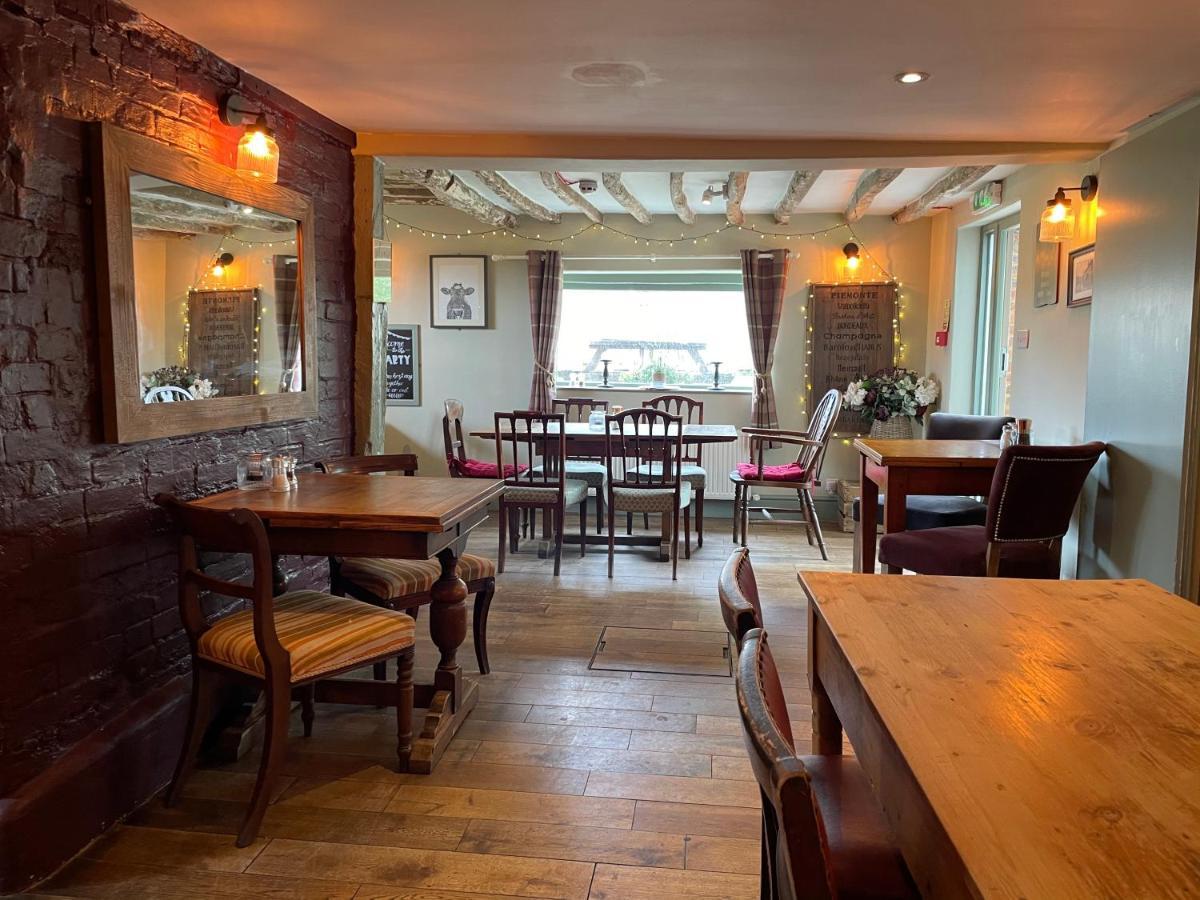 The Windmill Inn Horsham Exteriör bild