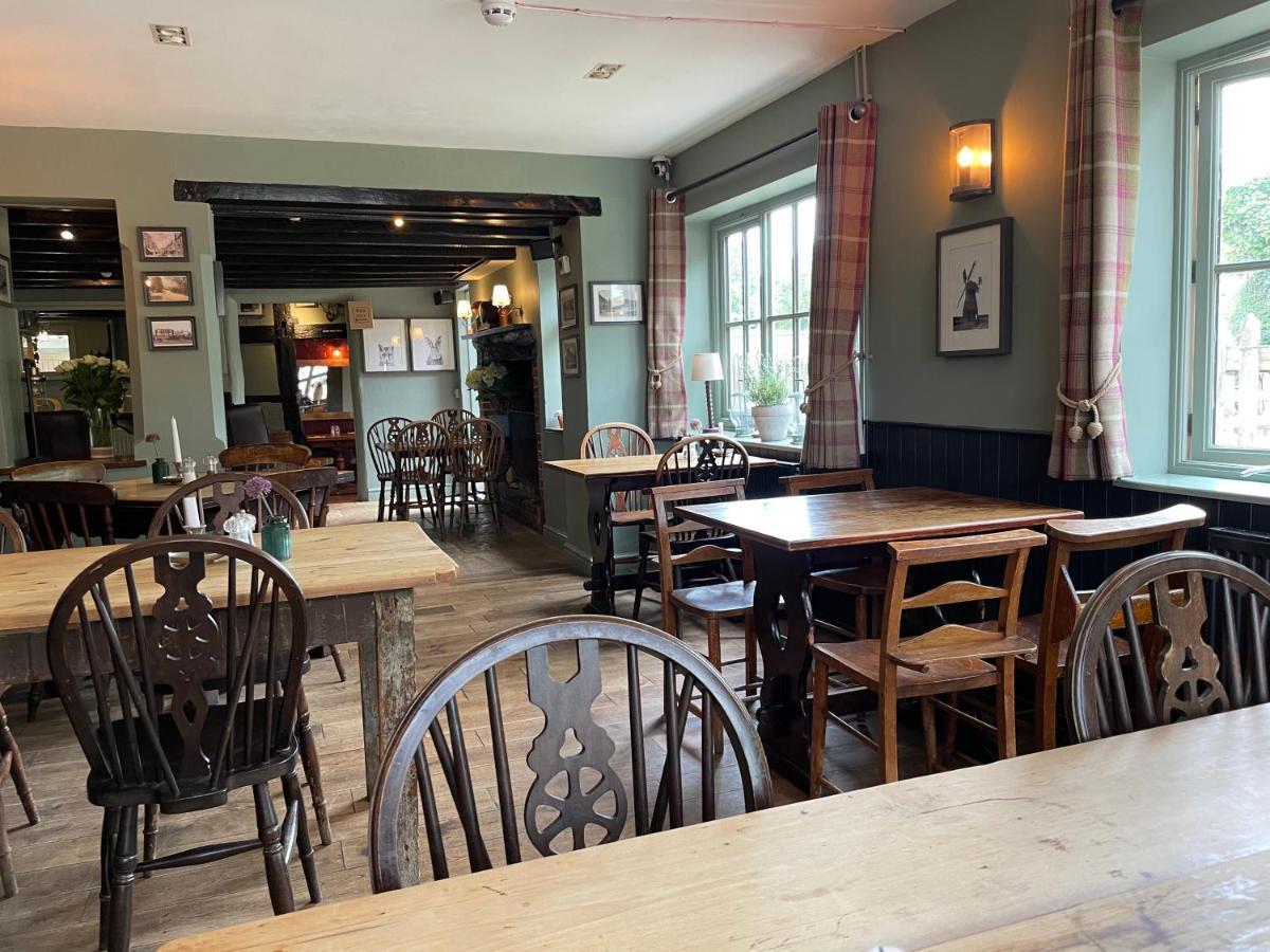 The Windmill Inn Horsham Exteriör bild