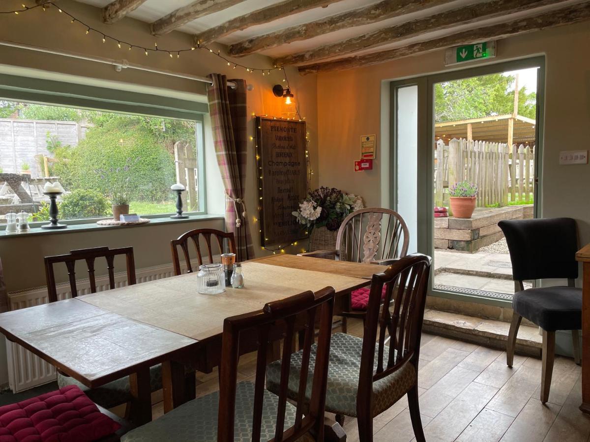The Windmill Inn Horsham Exteriör bild