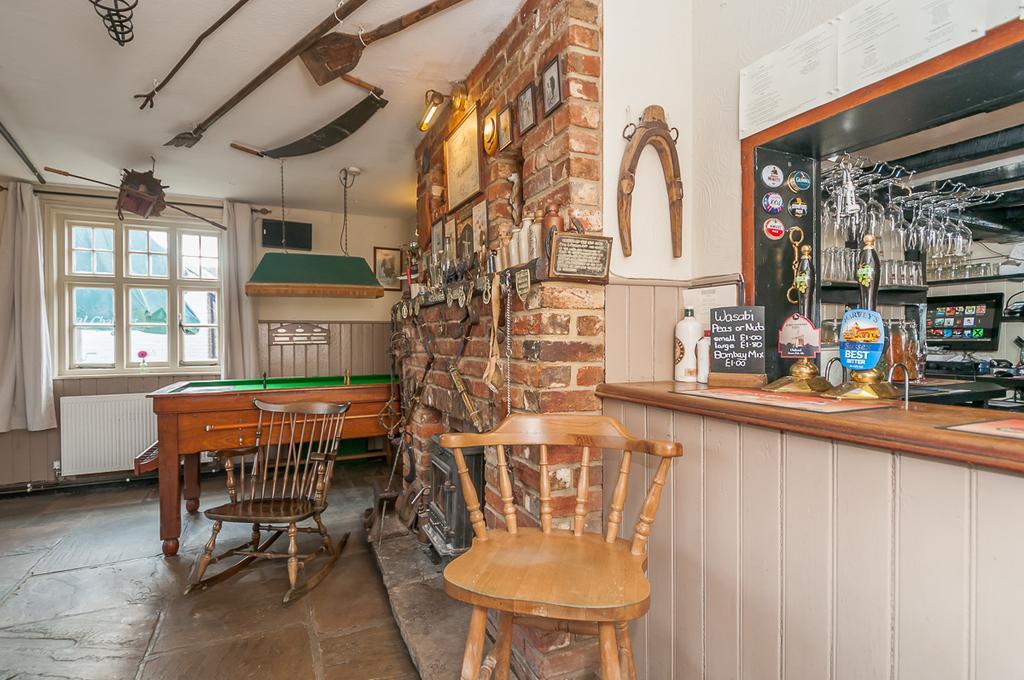 The Windmill Inn Horsham Exteriör bild