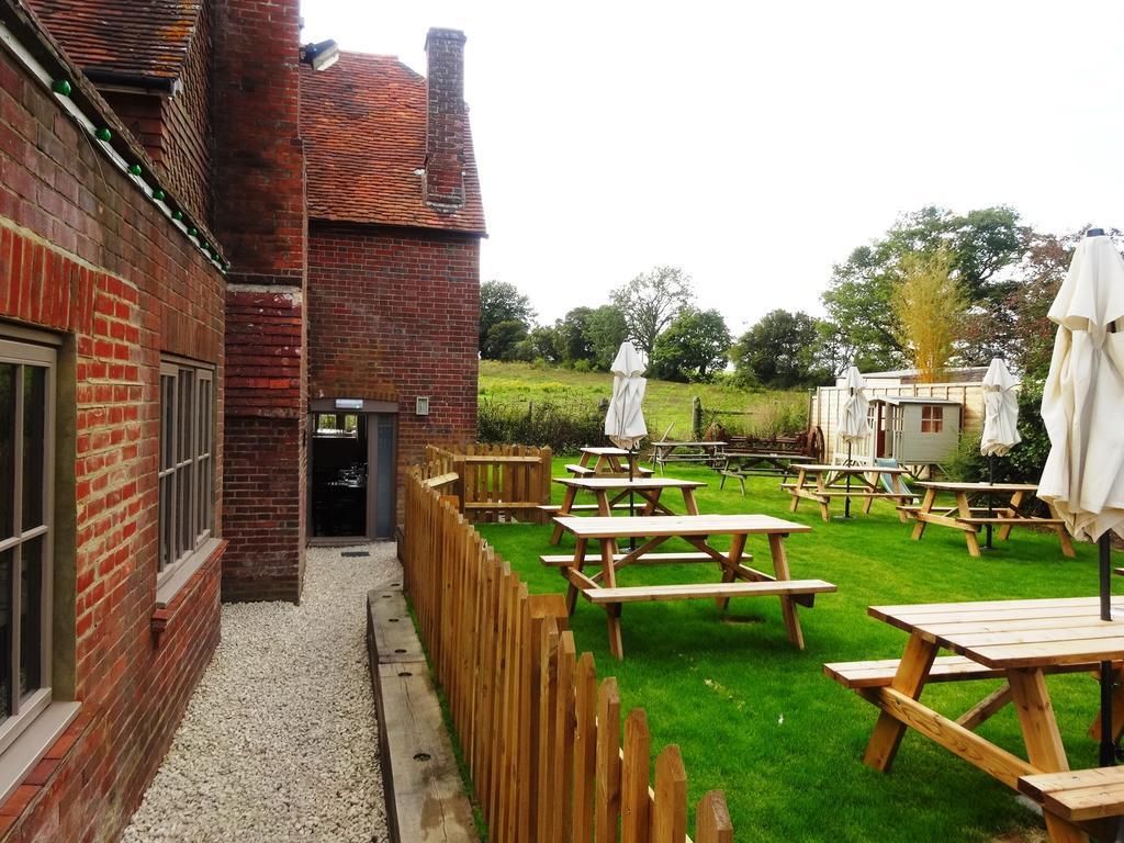 The Windmill Inn Horsham Exteriör bild