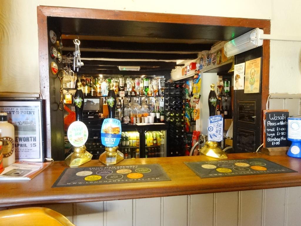 The Windmill Inn Horsham Exteriör bild